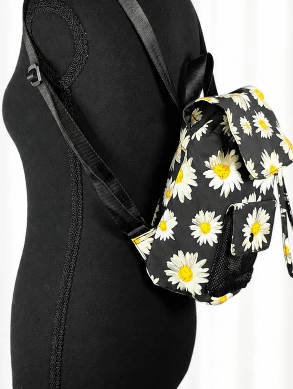 👜 Black Daisy Floral Backpack White Yellow Flower Drawstring Casual Bag
